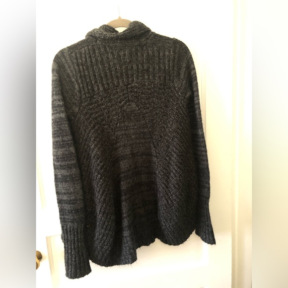 Gray knit sweater - Picture 2 of 3